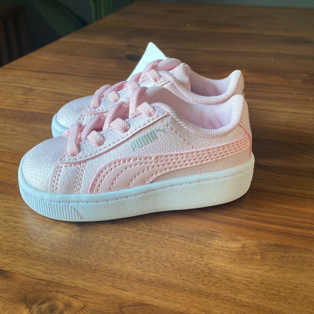 Brand new baby pink puma sneakers size 4